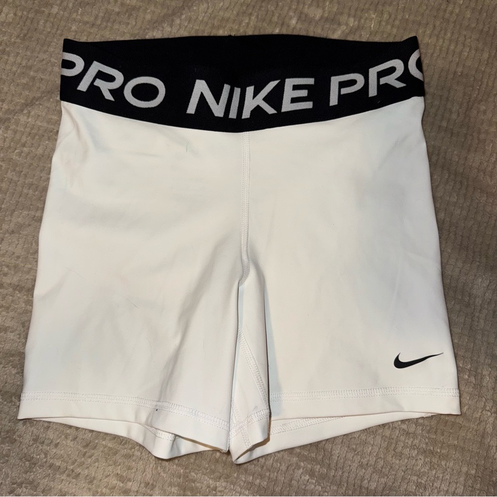 NWOT Nike Pro Women's Black and White Athletic Shorts